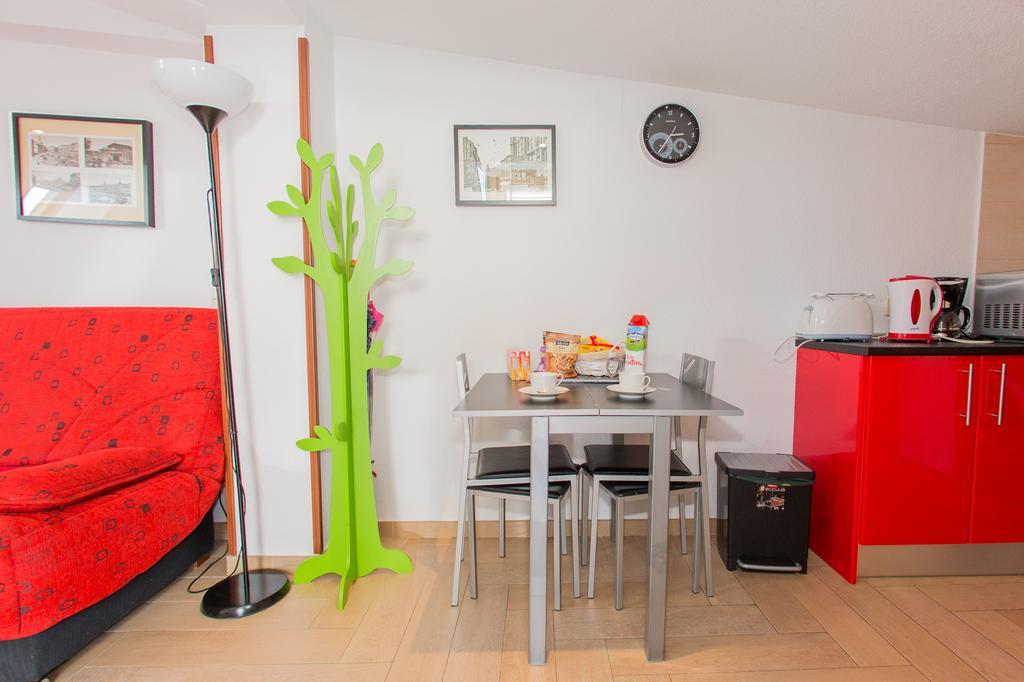 Apartamentos Madrid Centro Bagian luar foto