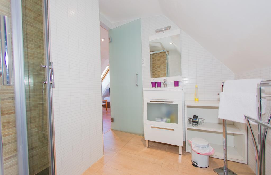 Apartamentos Madrid Centro Bagian luar foto