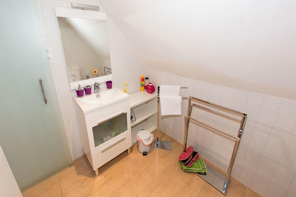 Apartamentos Madrid Centro Bagian luar foto
