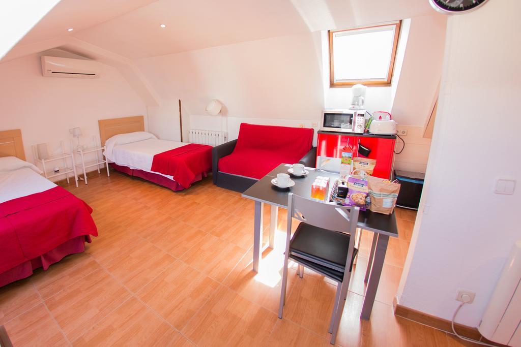 Apartamentos Madrid Centro Bagian luar foto