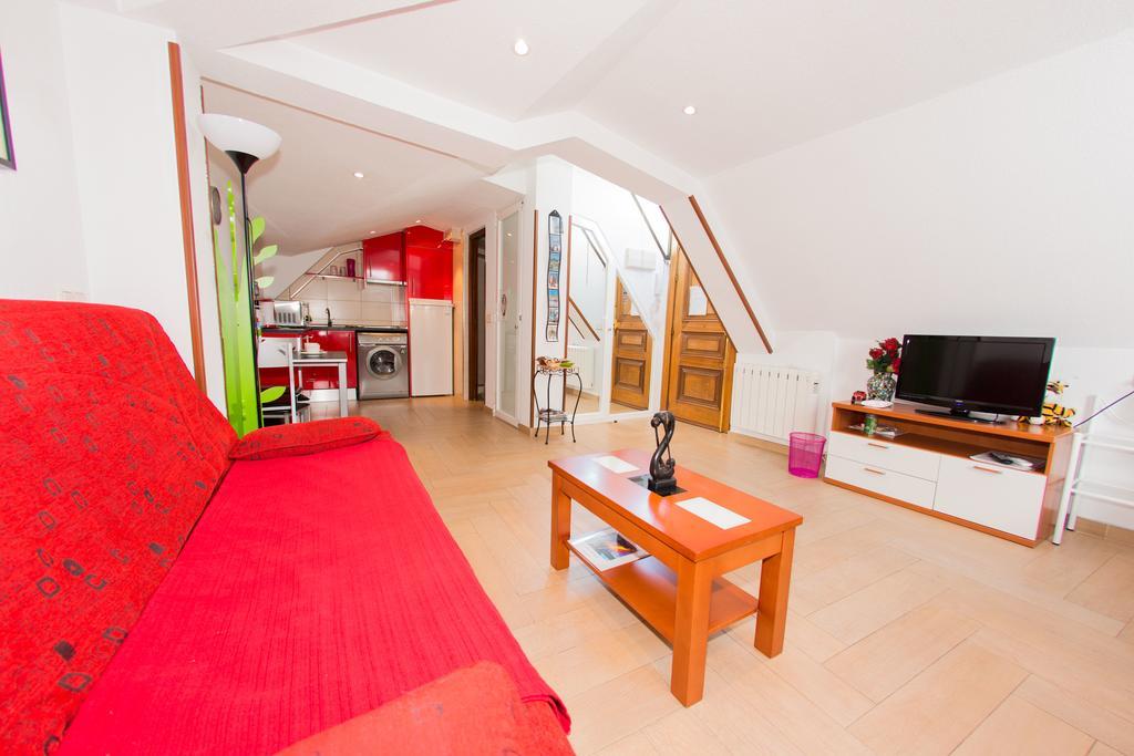 Apartamentos Madrid Centro Bagian luar foto