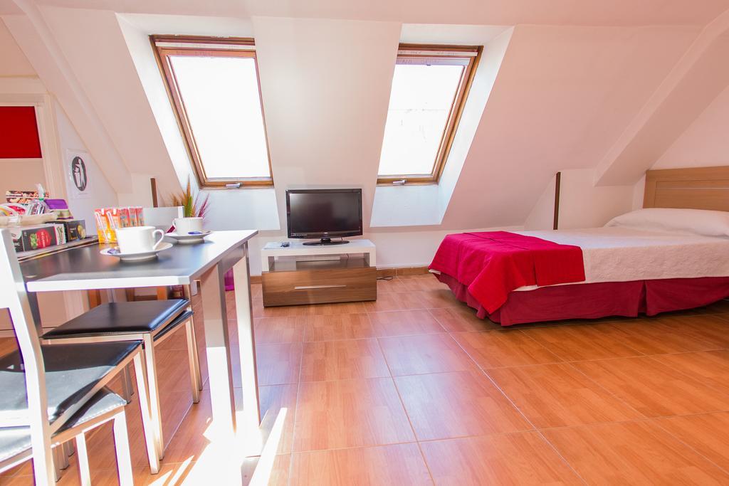 Apartamentos Madrid Centro Bagian luar foto
