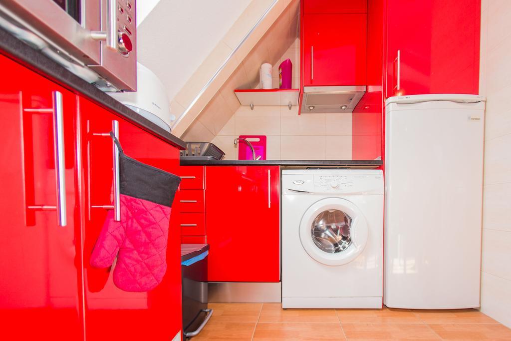 Apartamentos Madrid Centro Bagian luar foto