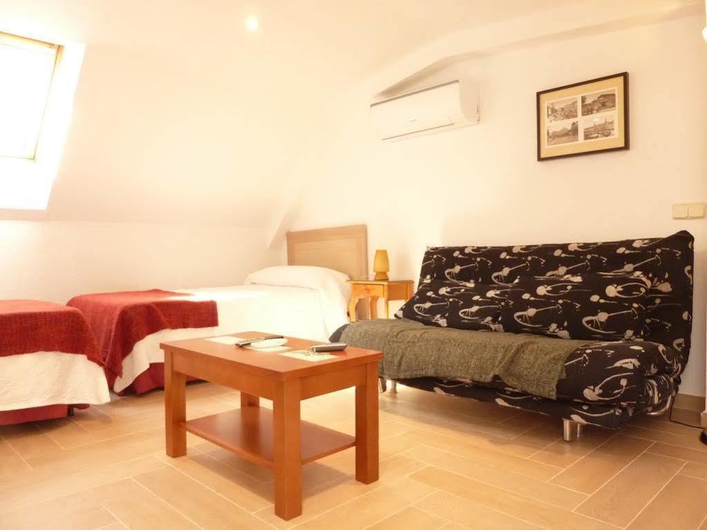 Apartamentos Madrid Centro Bagian luar foto