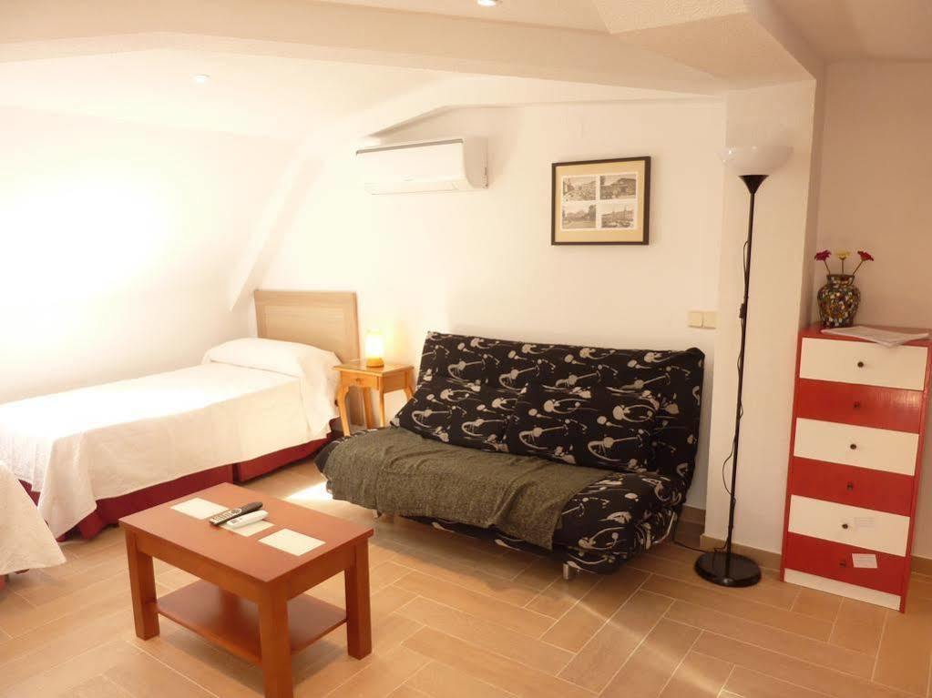 Apartamentos Madrid Centro Bagian luar foto